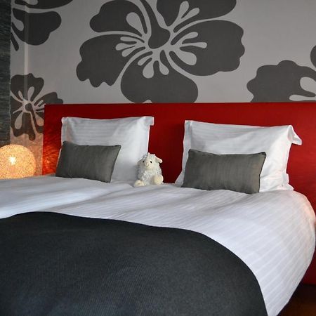 Bed & Breakfast Flowerzzz... Rotterdam Exterior photo