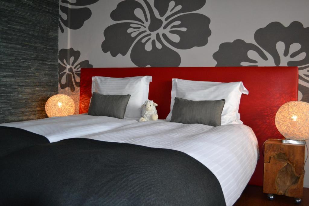 Bed & Breakfast Flowerzzz... Rotterdam Exterior photo